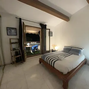 Privee Avec Salle D'eau Et Terrasse Au Calme , Le Cannet France